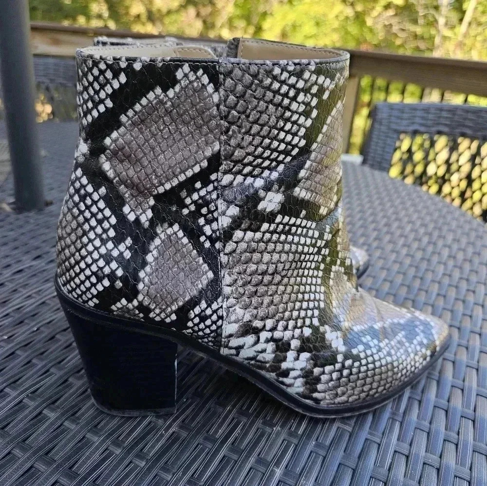 14h & Union Braxen Snake Embossed Block Heel Ankle Boots Women (sz 8.5M)